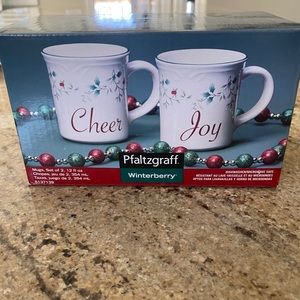 Pfaltzgraff Winterberry Holiday Mugs Set of 2
